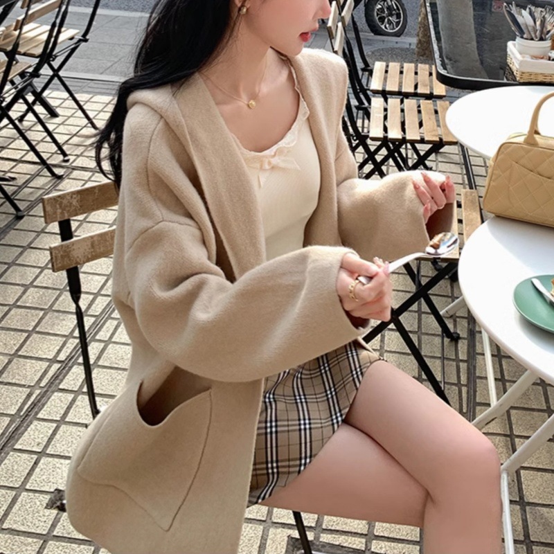 Hooded knitted cardigan top 16