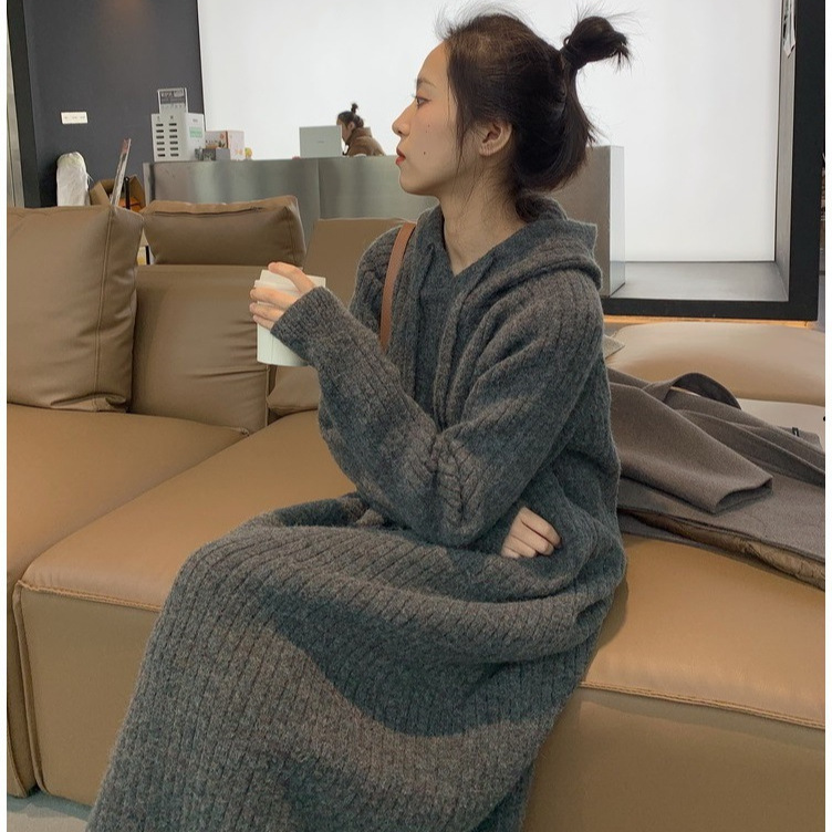 Knee-length thickened knitted skirt 9