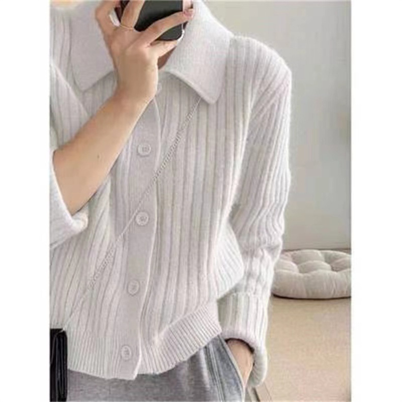 Cropped knitted cardigan top 32