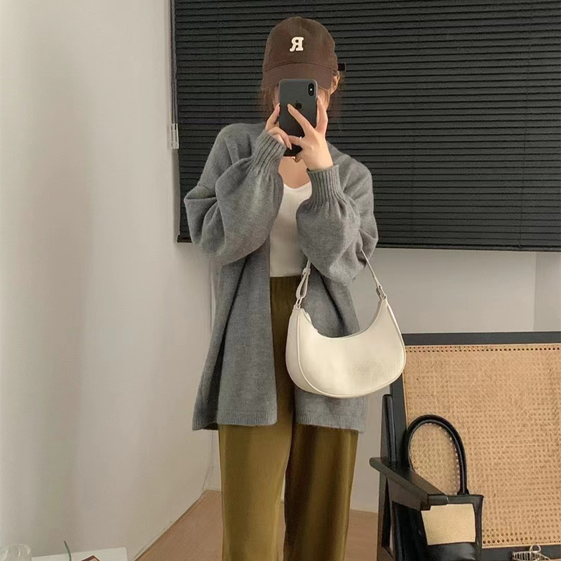 Gentle and elegant knitted cardigan 31