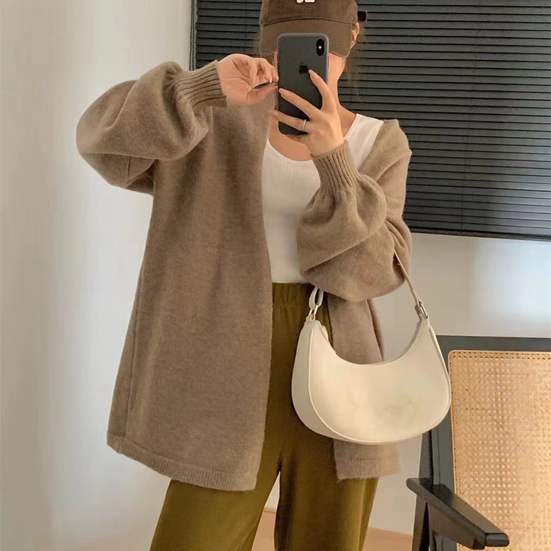 Gentle and elegant knitted cardigan 31