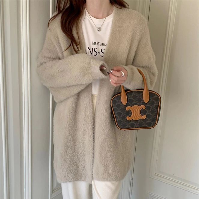 Loose-fitting solid-color coat 35