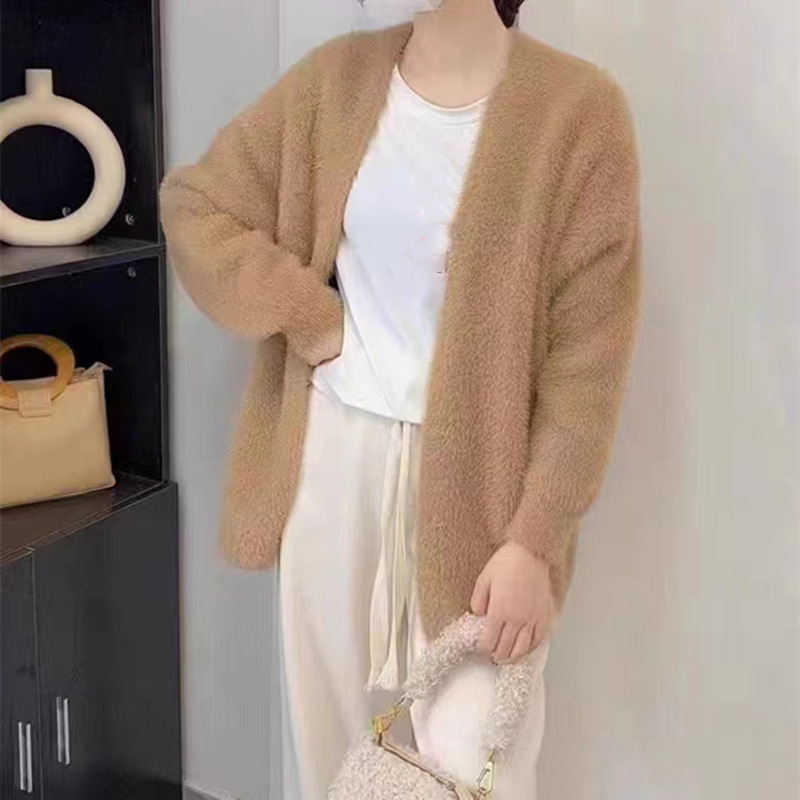 Loose-fitting solid-color coat 35