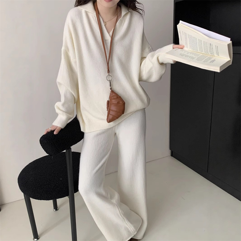 Women's two-piece knitted sweater suit 50 01